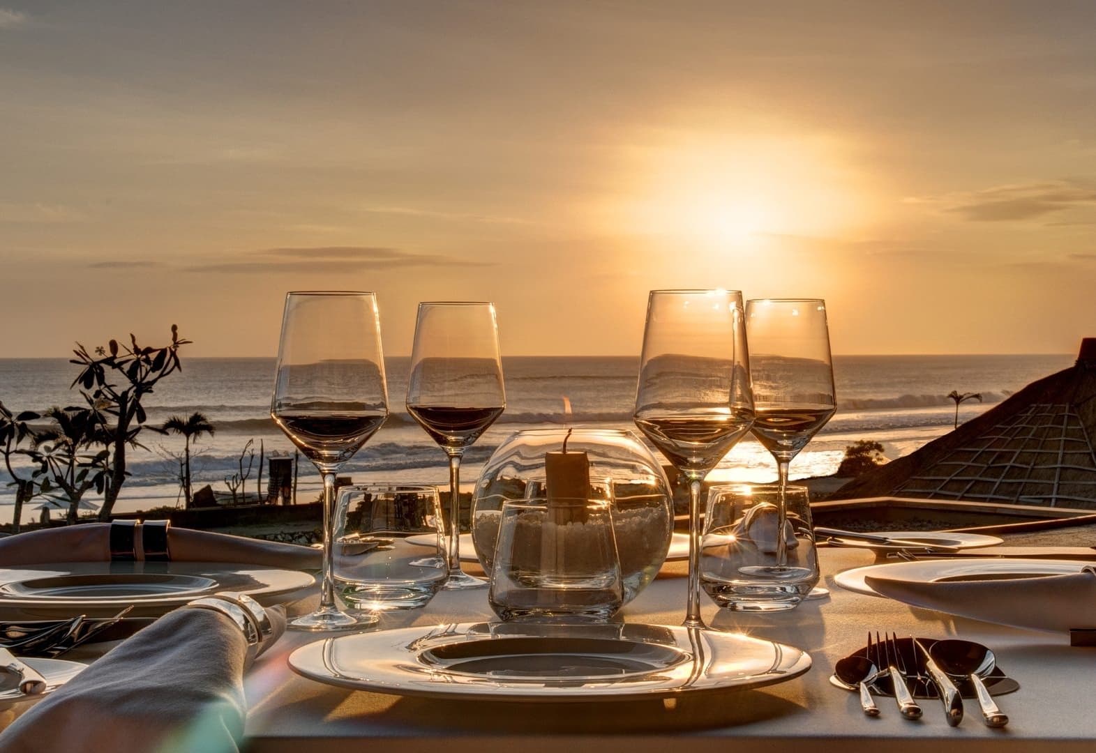 Diners bij kaarslicht, aan het water en in leuke restaurants